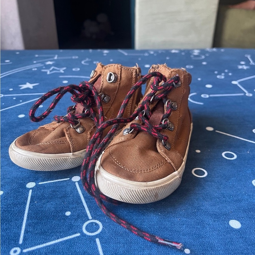 Toddler Old Navy casual boots size 7